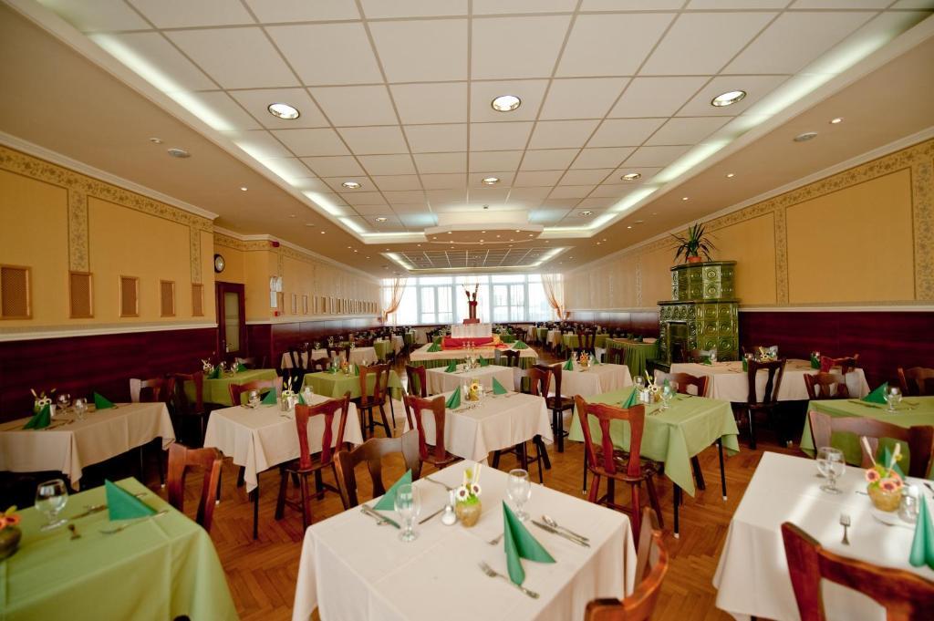 In Hotel Hajduszoboszlo Exterior photo